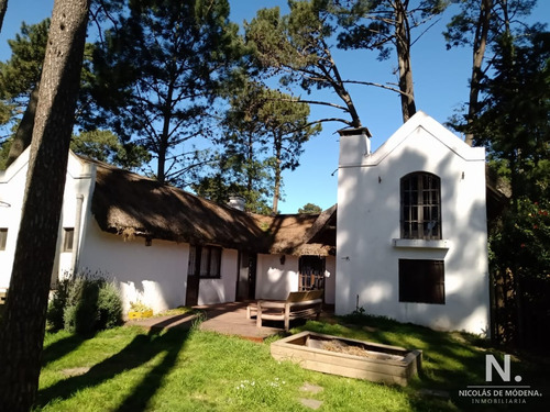 Casa En Venta En Zona Tranquila