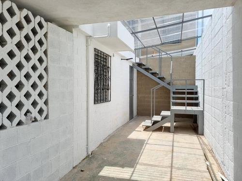 Imagen 3 de 4 de Apartamento En Renta En Segundo Nivel En San Cristóbal