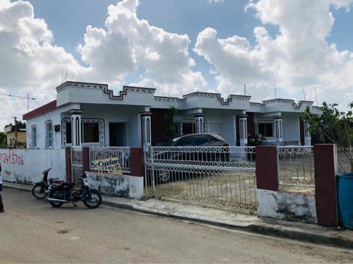 Imagen 3 de 4 de Se Vende 3 Apartamentos En Un Solar De 714 Mts/2