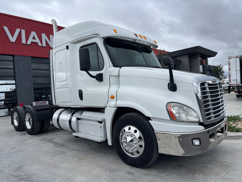 2013 Freightliner Cascadia Estandar