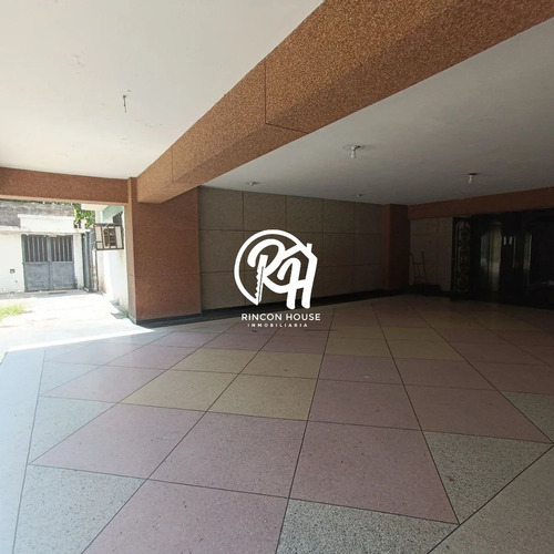 Apartamento En Venta En El Centro De Maracay, Aragua.