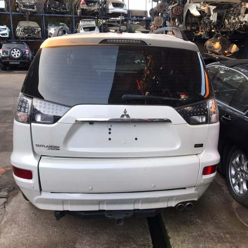 Imagem 2 de 7 de Sucata Mitsubishi Outlander 3.0 Gasolina 2013/2013 240cvs