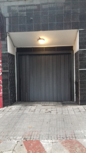 Garage Cochera, Fija, Muy Cómoda Para Entrar Y Salir, Porton Automatico