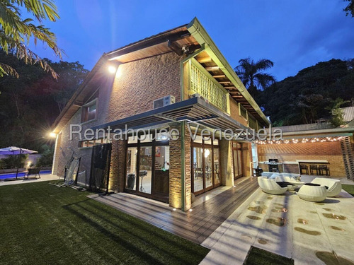 LG Vendo Hermosa Casa De Revista En La Urb. Lomas De Chuao, Con Planta Eléctrica