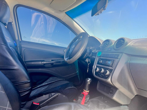 Volkswagen Gol Sedan 1.6 Comfortline 101cv