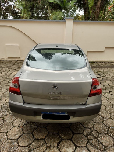 Renault Megane 2008 1.6 Dynamique Hi-flex 4p