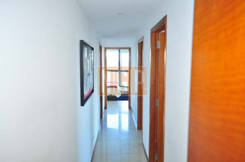 Servicio De Mucamas, Piscina, Parrilleros, Gimnasio, Sala De Adultos, Sala De Juegos, Sector De Internet, Laundry, Recepción Las 24 Hs.-ref:8498
