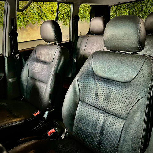 Mitsubishi Pajero TR4 2.0 4x2 Flex Aut. 5p