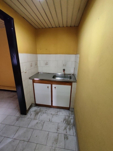 Imagen 7 de 8 de En Venta! Excepcional Galpón En Barrio Villa Soldati.