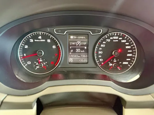Audi Q3 2.0 Luxury 170hp S-Tronic At