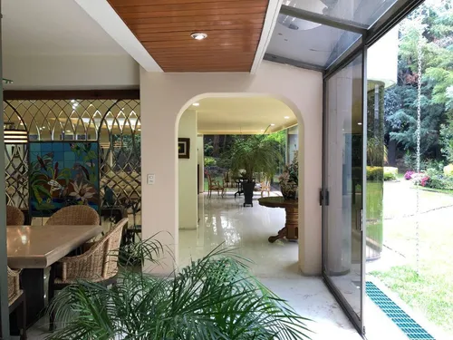 Venta Casa En Calle Cerrada En Jardines En La Montaña