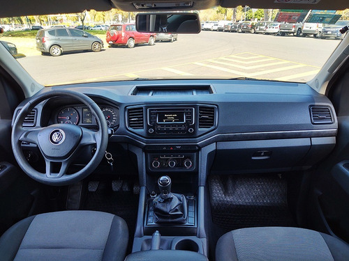 Imagen 22 de 24 de Vw Volkswagen Amarok 2017 Trendline 4x2 Abasto Motors