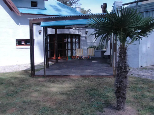 Amplia Casa En La Barra.