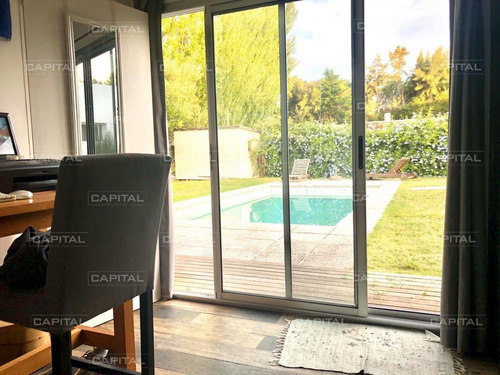 Casa De Cuatro Dormitorios Con Piscina En Barrio Privado.- Ref: 29000