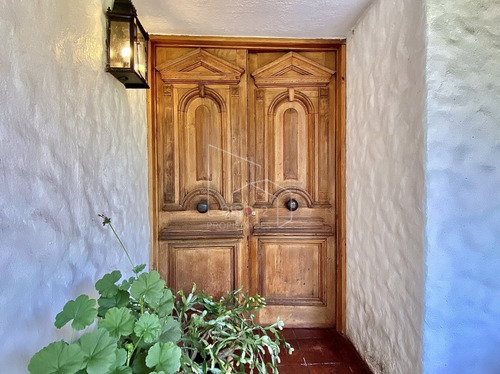 Sitio De 1600 M2, Una Casa Llena De Detalles Y Encanto