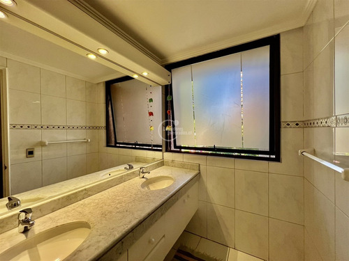 Departamento En Venta De 4 Dorm. En Las Condes .metro.