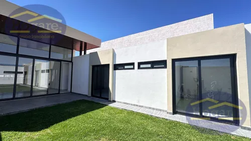 Casa En Venta Dentro De Cluster En La Campiña Residencial León Gto