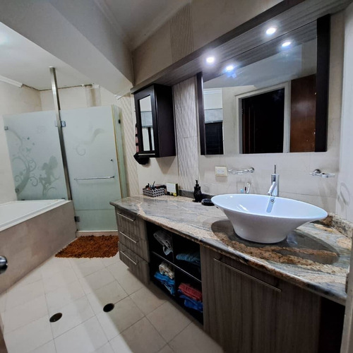 Imagen 5 de 30 de Se Alquila Imponente Penthouse En La Urbanizacion La Trigaleña, Pozo Y Planta 165897 Andres Peña