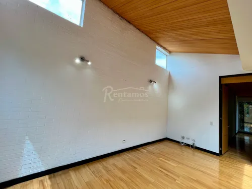 Casa En Venta En Tres Esquinas. Cod V776083