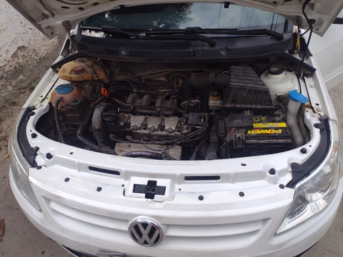 Imagem 2 de 13 de Volkswagen Gol 2013 1.6 Vht Trend Total Flex 5p