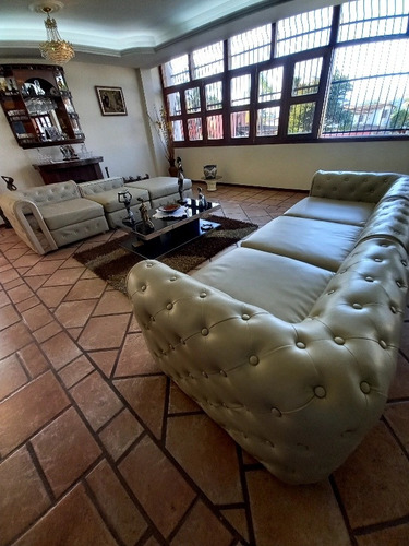 Vendo Preciosa Casa Con Piscina En La Boyera. 510 M2