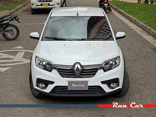 Renault Logan 1.6 Privilege / Intens