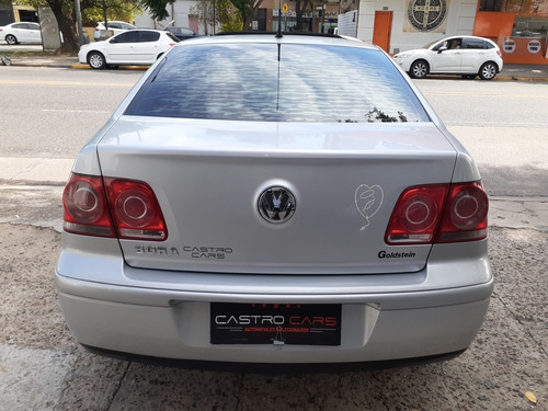 Imagen 5 de 8 de Volkswagen Bora 2011 2.0 Trendline 115cv