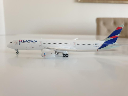 Aviòn Geminijets Escala 400 Boeing 787-9 Latam