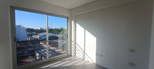 Venta Duplex 2 Amb C/balcón Con Parrilla -paternal