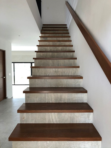 Casa En Lagos Del Sol, Cancún, Q. Roo. (f21)