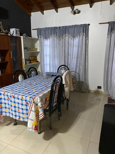 Imagen 7 de 16 de Permuta - Excelente Casa De 4 Ambientes En Venta - Moron