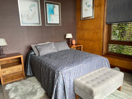 Casa En Venta De 4 Dorm. En Pucón