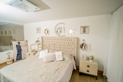Departamento En Venta En Edificio Península