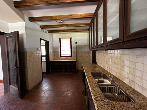 Casa En Venta En Dalvian Sa