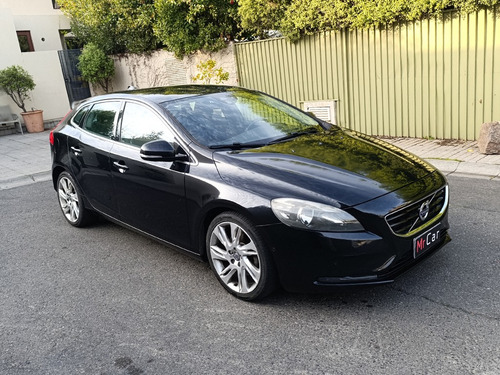 Volvo V40 2014
