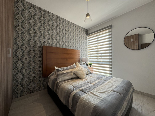 Casa En Venta En Lomas Del Marqués, Qro; Con Recámara En Planta Baja