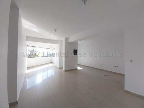 Apartamento En Venta  A Estrenar En Obra Blanca Es Un Lienzo En Blanco Para Que Lo Decores A Tu Gusto, Con Espacios Amplios Ymp Sofisticados, Muy Iluminado, Fresco. El Parral Valencia 24-11582