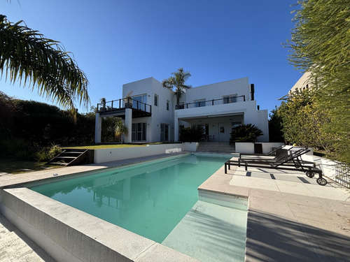 Casa En Alquiler En Los Alisos Nordelta