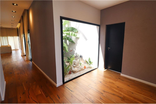 Venta Casa Santa Elena 5 Ambientes, 4 Dormitorios