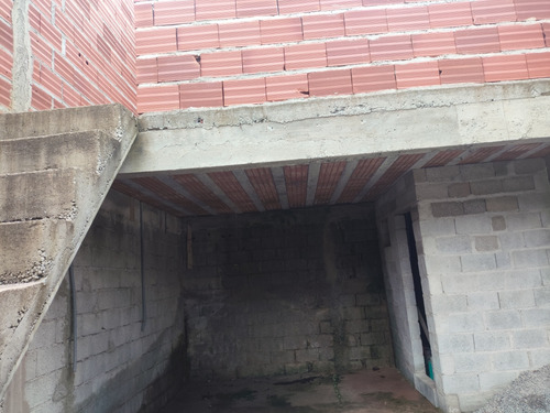 Casa 4 Cômodos E Um Banheiro