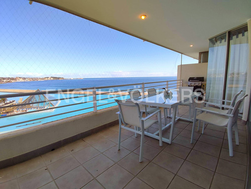 Departamento En Condominio Vista Al Mar.
