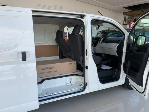 Toyota Hiace 2.8 Tdi Furgón 6at L1h1 3a 4p Sarthou