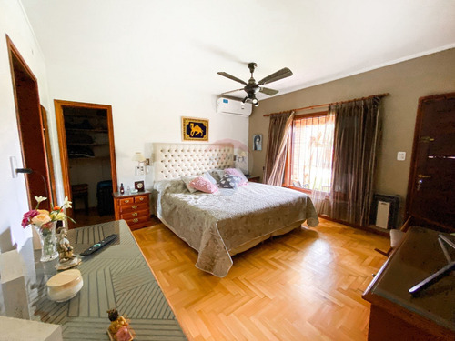 Imagen 25 de 30 de Casas En Venta Gonnet Entre Caminos. La Plata.