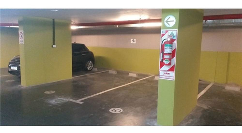 Imagen 7 de 12 de Cochera En Edificio Libérateur (belgrano)