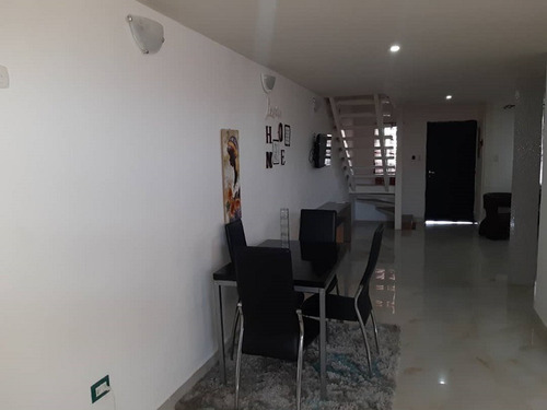 Imagen 5 de 12 de Agradable Town House En Una Zona Fresca Del Valle