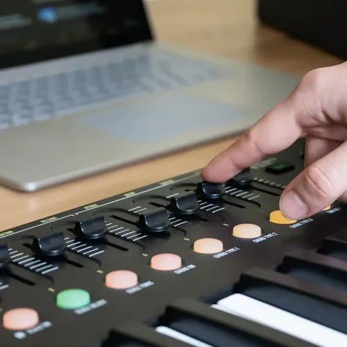 Controlador Midi Nektar Impact Lx61 Mkiii 61 Teclas | Parcelamento
