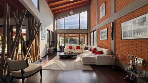 Casa De Ensueño En Algarrobal Ii