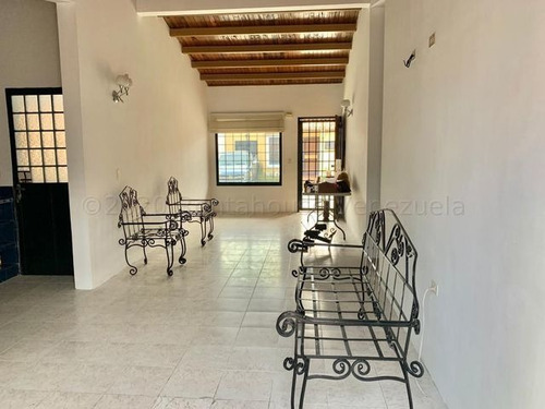 Imagen 19 de 30 de Casa En Alquiler Villa Roca #23-5515 Zegm 0414-7907176