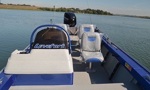Lancha Marfim Freestyle 5.5 + Motor 60hp Mercury Insc. Estad