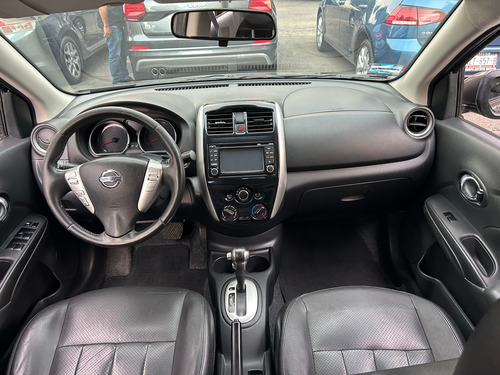 Nissan Versa 1.6 Exclusive Navi At